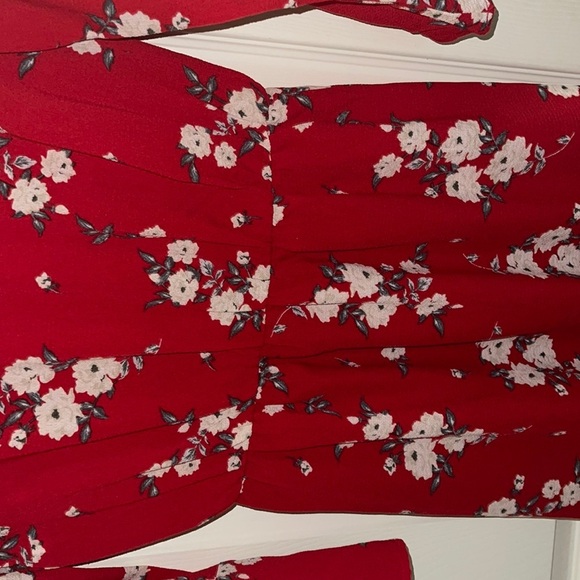 H&M Divided size 2 dress red floral with with elastic waist - Picture 8 of 8